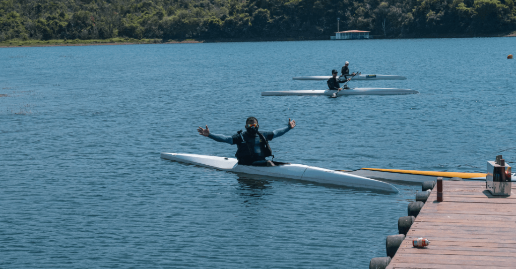 Prática de esportes náuticos no Lago Corumbá 4
